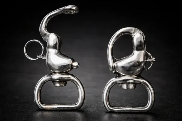 Heavy-Duty Stainless Steel Quick Release Shackle. Strong, Durable and